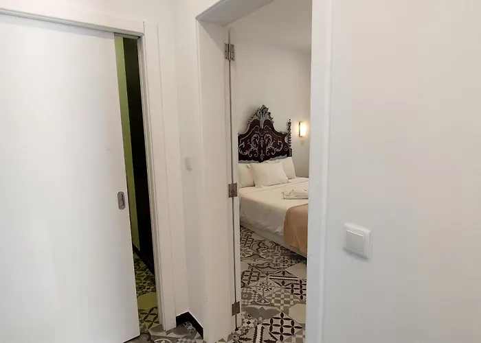 Hotel near College: Villas De Cintra